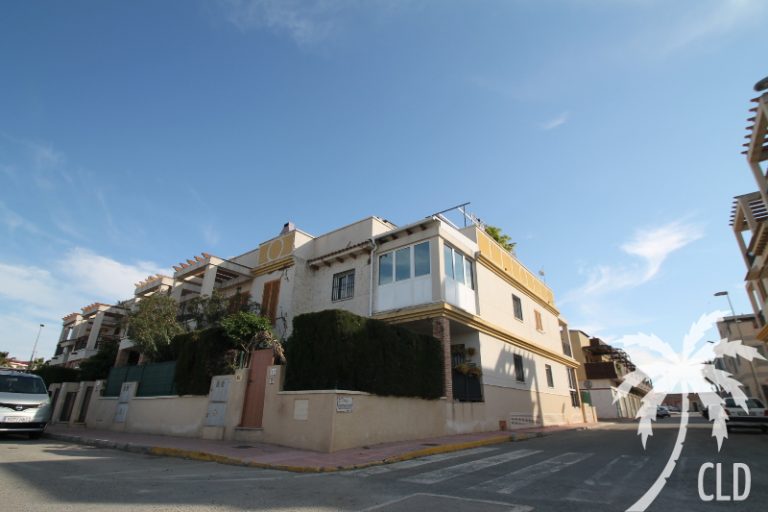 Uw Vakantiewoning in ROJALES met terrassen bij mooi zwembad - Afbeelding 8