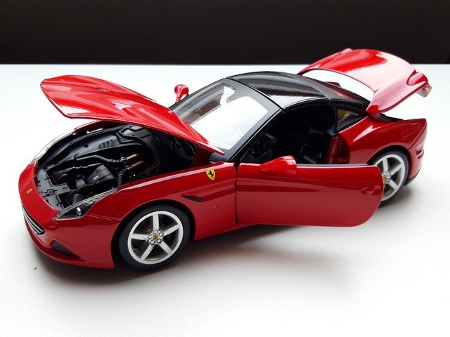 Nieuw in doos! Ferrari California T Hard Top – Bburago modelauto 1:18 - Afbeelding 7