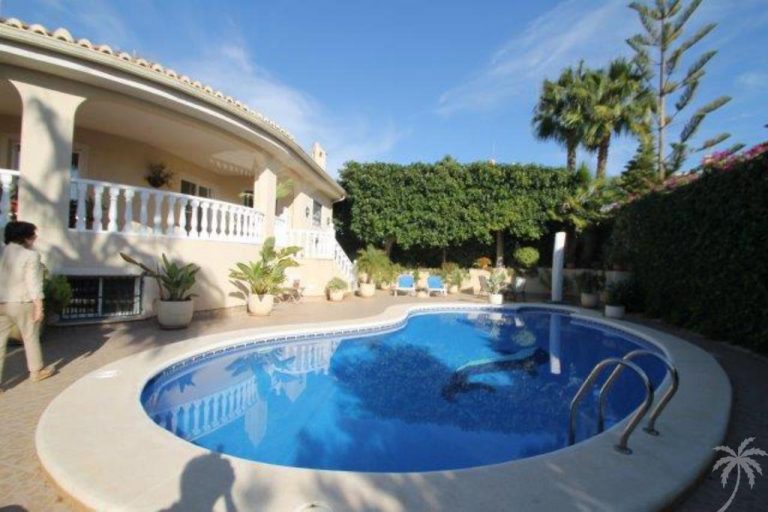 Uw sterk afgeprijsde Villa in ROJALES met zwembad veel meer, en NU of nooit - nr. 1