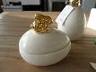 Wit ei bakje met goud paas haasje - 1 - Thumbnail