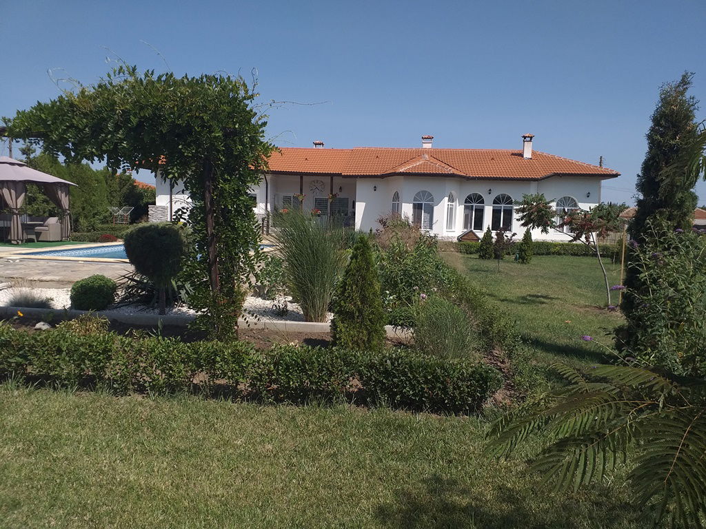 Prachige villa met zwembad - Afbeelding 3