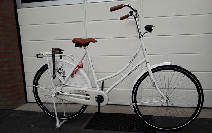 oma fiets , 28 inch,frame 57 cm met slot en verlichting nieuw outlet prijsje - nr. 1