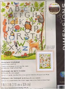 Borduurpakket Woodland Alphabet van Dimensions