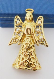 Engelbroche met pareltjes