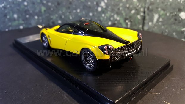 Pagani Huayra geel 1:43 GTautos - 3