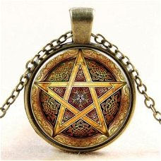 Pentragram hanger van glas, aan bronskleurige ketting