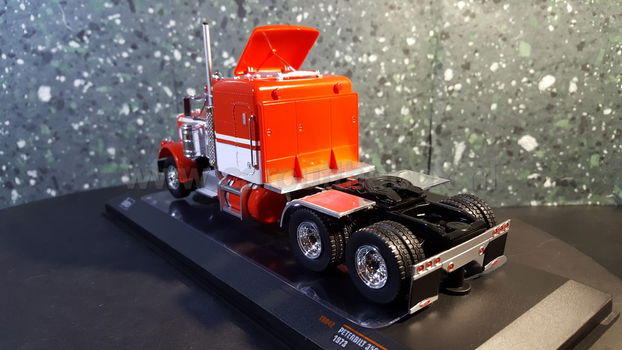 Peterbilt 359 1973 rood / wit 1:43 Ixo - 2