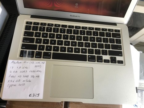 Apple Macbook Air 4.2 - 1