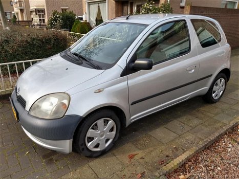 Toyota Yaris 1.0 16V Vvti 3DR 2001 Nieuwe APK - 0