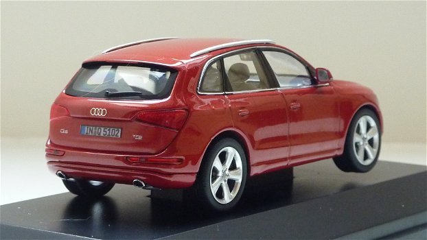 Schuco Audi Q5 rood metalic 1:43 - 1