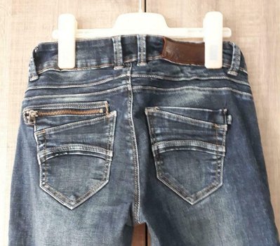 ### Hele leuke jeans broek van Vingino.(176)### - 2