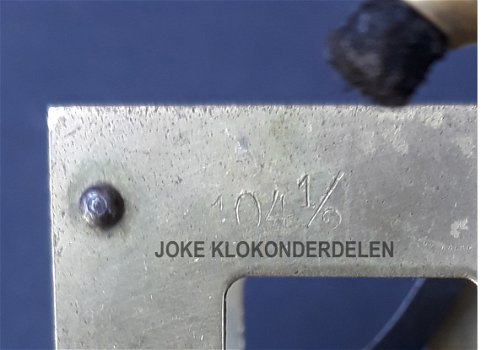 == Uurwerk voor onderdelen = Junghans = 41845 - 4