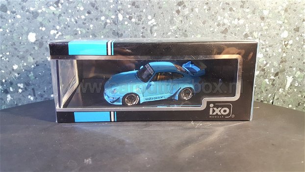 Porsche RWB 993 blauw 1:43 Ixo - 3