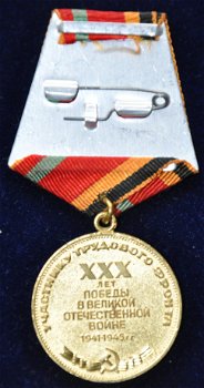 Russische medaille - 30 jaar van de overwinning in de Grote Patriottische Oorlog 1945-1975 - 1