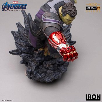 Iron Studios Avengers Endgame Deluxe The Hulk Statue - 1