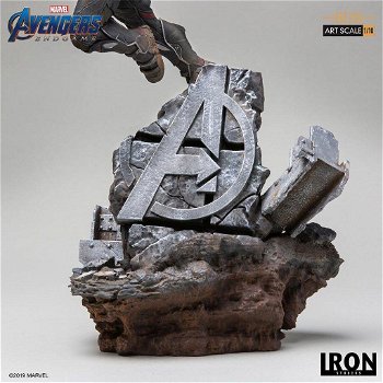 Iron Studios Avengers Endgame Falcon Statue - 5