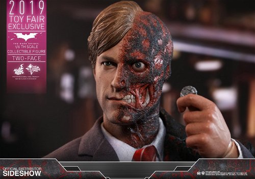 Hot Toys Exclusive The Dark Knight Two Face MMS546 - 5