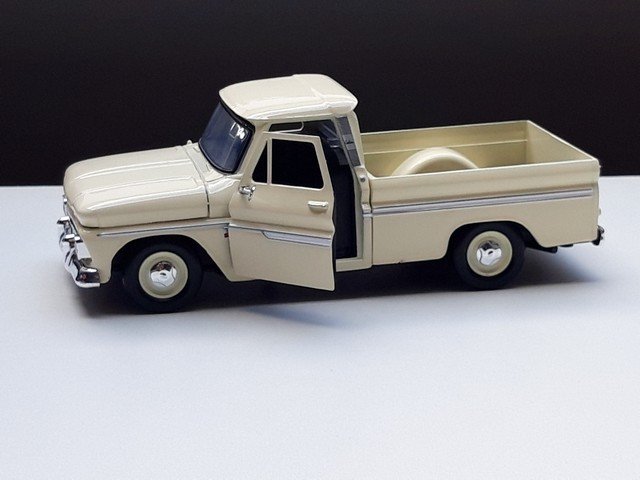 Chevrolet C10 Fleetside – Motormax modelauto 1:24 - Afbeelding 5
