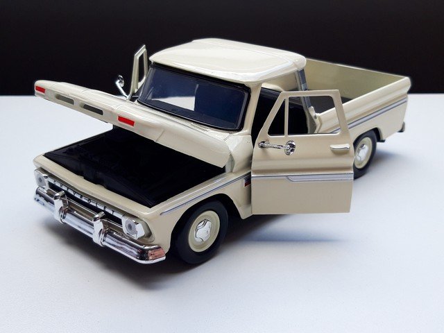 Chevrolet C10 Fleetside – Motormax modelauto 1:24 - Afbeelding 8