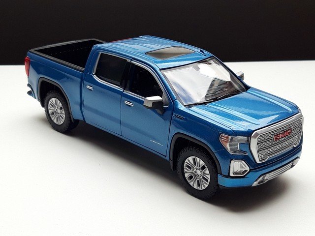GMC Siera 1500 SLT Crew Cab – Nieuw miniatuur 1:24 = 19 cm lang - nr. 1