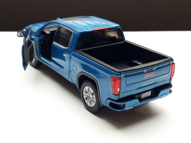 GMC Siera 1500 SLT Crew Cab – Nieuw miniatuur 1:24 = 19 cm lang - Afbeelding 5
