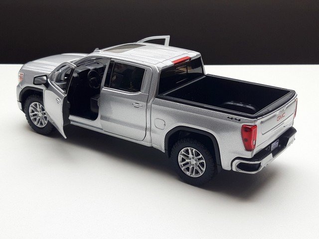 GMC Siera 1500 SLT Crew Cab Pickup – schaalmodel 1:24 = 19 cm lang - Afbeelding 5
