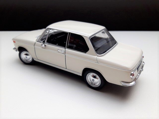 Nieuw miniatuur bmw 2002 ti – welly modelauto 1:24 = 16 cm L - Afbeelding 2