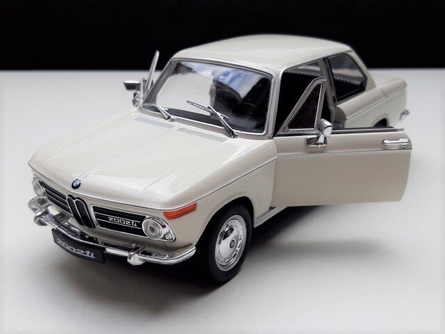 Nieuw miniatuur bmw 2002 ti – welly modelauto 1:24 = 16 cm L - Afbeelding 4