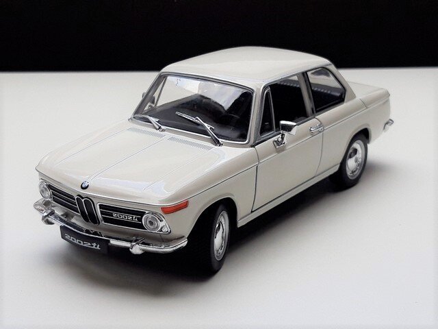 Nieuw miniatuur bmw 2002 ti – welly modelauto 1:24 = 16 cm L - Afbeelding 5