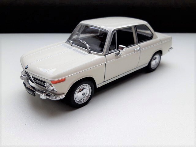 Nieuw miniatuur bmw 2002 ti – welly modelauto 1:24 = 16 cm L - Afbeelding 6