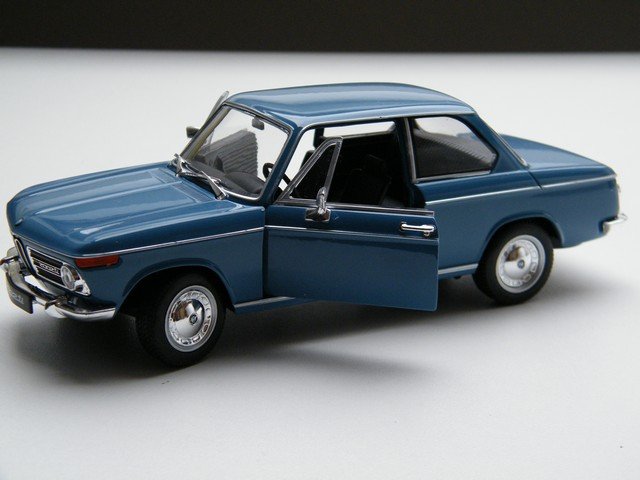 Nieuw miniatuur in doos! BMW 2002 ti – Welly modelauto 1:24 = 16 cm L - Afbeelding 3