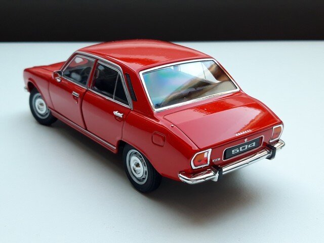 Nieuw modelauto in doos! Peugeot 504 – Miniatuur Welly 1:24 - Afbeelding 2