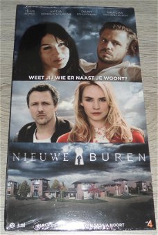 Nieuwe Buren Seizoen 1  (3 DVD)  Nieuw/Gesealed  