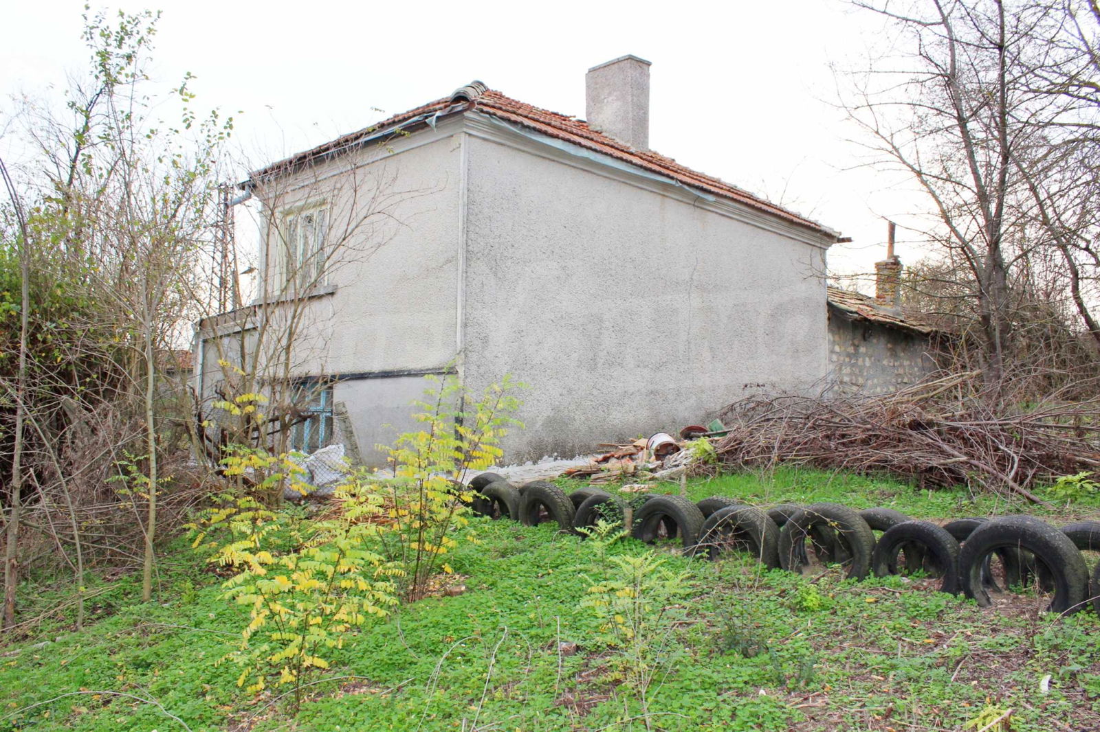 Bakstenen huis met 2 verdiepingen 88 m2, 35 km van Varna en de zee - Afbeelding 2