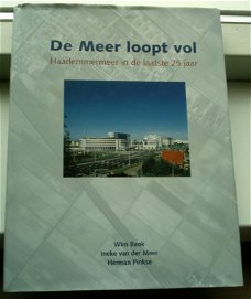 Haarlemmermeer in de laatste 25 jaar(ISBN 9080096334).