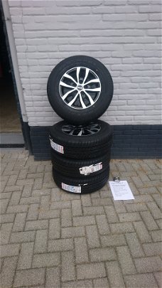 Caravan en camperbanden en velgen 215/70r15C of 185R14C Merk maxxis