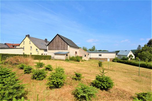 Hotel-Restaurant met terras, balkon, bijgebouw en 6 garages op groot grondstuk in de Eifel - 2