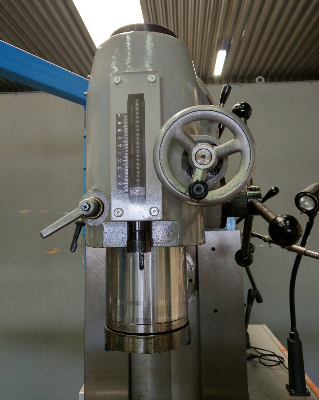 Universal milling machine / Universele freesmachine Accutec , model 2500M - Verkocht - Afbeelding 3