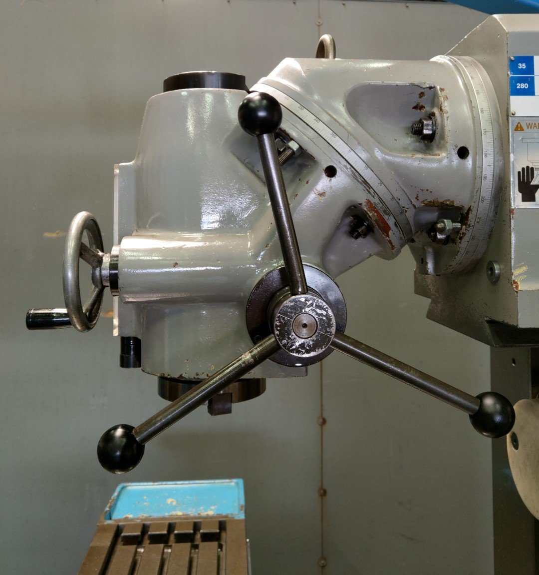 Universal milling machine / Universele freesmachine Accutec , model 2500M - Verkocht - Afbeelding 7