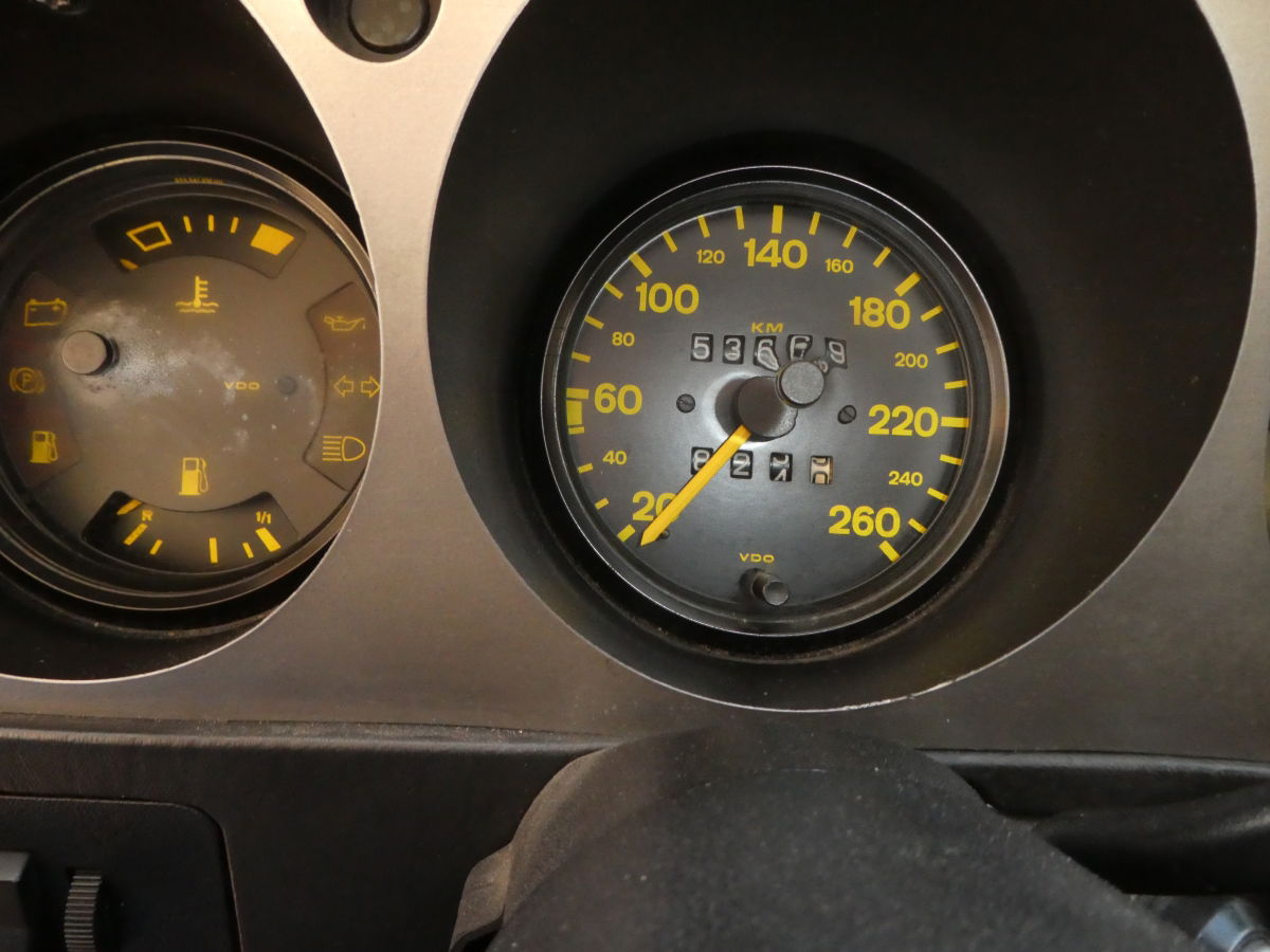 Porsche 944 Oldtimer - Afbeelding 2