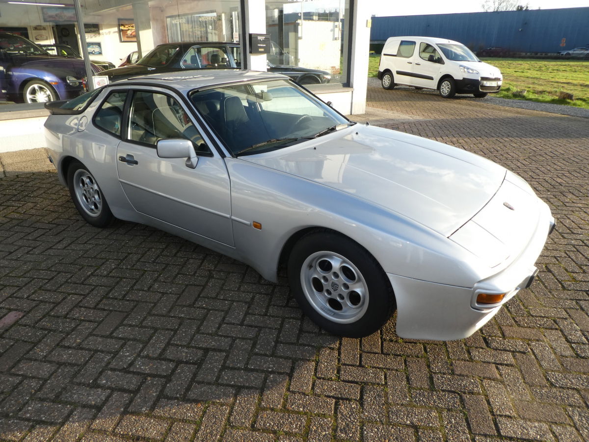 Porsche 944 Oldtimer - Afbeelding 4