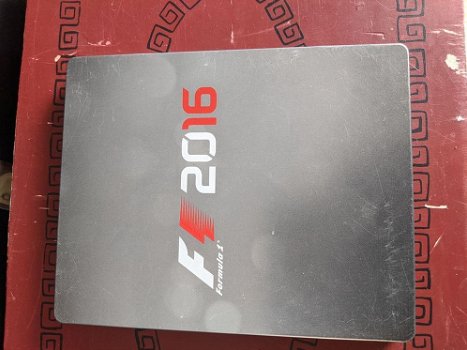 F1 2016 Steelbook met spel - 0