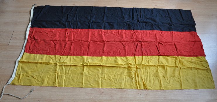 Grote stoffen Duitse vlag 110x190cm - 0