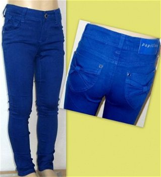 ### Nieuw : Mooie cobalt blauwe stretch spijkerbroek.(98/104) ### - 0
