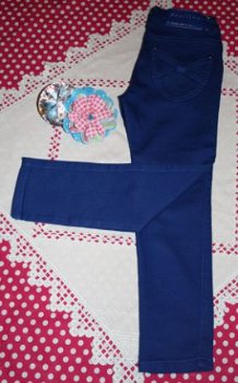 ### Nieuw : Mooie cobalt blauwe stretch spijkerbroek.(98/104) ### - 4
