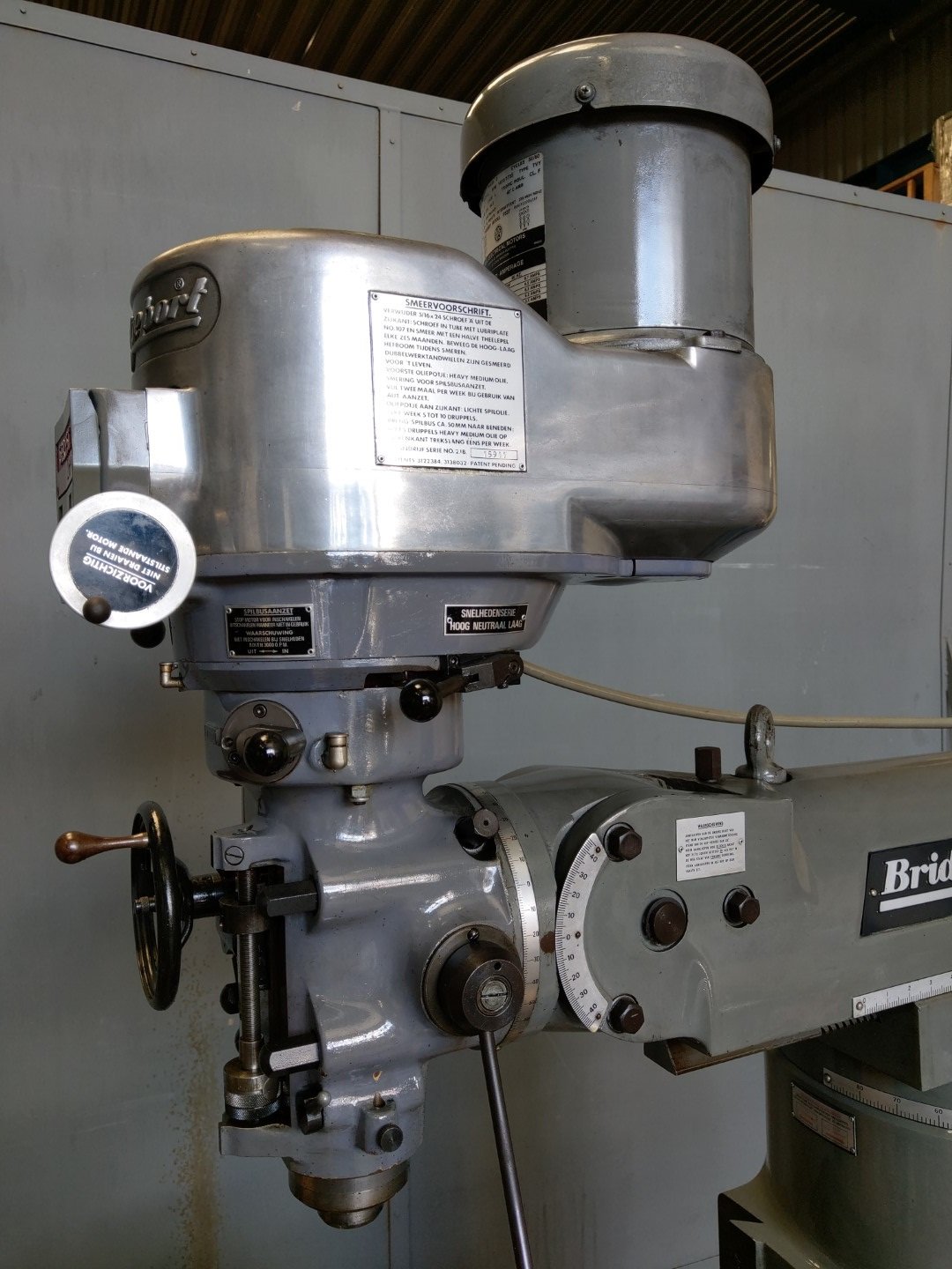 Vertical Milling Machine / Verticale toren freesmachine Bridgeport - Verkocht - Afbeelding 6