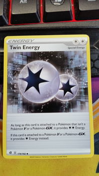 Twin Energy 174/192 Uncommon Sword & Shield: Rebel Clash - 0