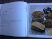 Twee kookboeken één met rundsvlees en één met microgolfoven - 7 - Thumbnail