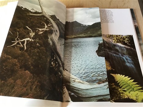 Australië ;Prachtig boek ,mooi en uitnemend natuur,met diepe kloofdalen en verticale rotswanden - 5