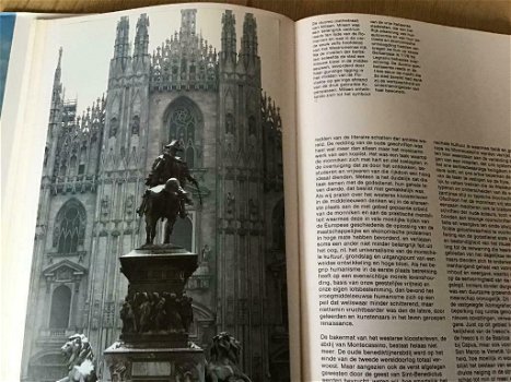 Boek Italië .Prachtig exemplaar om eventueel reis te boeken ,heel mooie land ,monumenten,musea's enz - 5